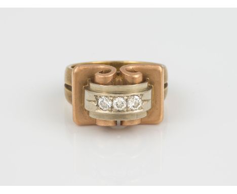 BRILLANT RING RG, WG 585. Ringmaß 53. Ges.-Gew.: 10,49 g. Drei Brillanten, zusammen ca. 0.23 ct.