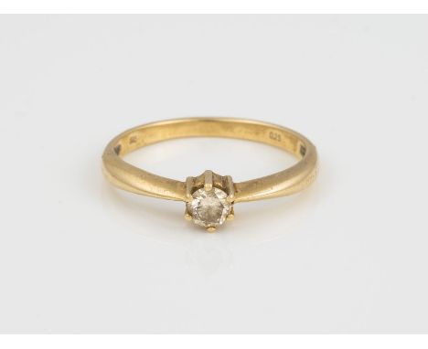 BRILLANT RING GG 585. Ringmaß 58. Ges.-Gew.: 2,26 g. Ein Brillant ca. 0.25 ct (Carat Angabe innen graviert)