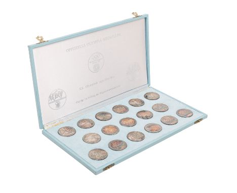 Olympische Spiele 1972 in München, 17 SILBERMEDAILLEN teils getönt, ca. 340 Gramm, 1000/1000.| 1972 Munich Olympics, 17 SILVE