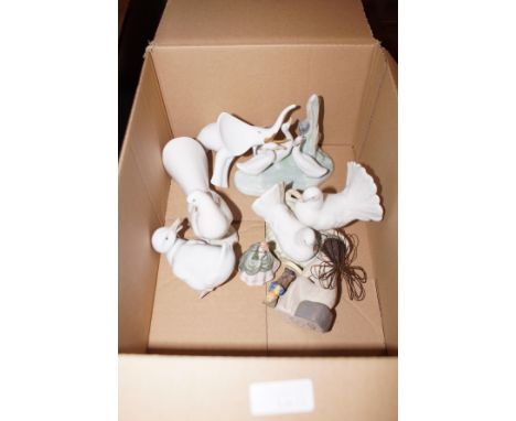 Small box of ceramics to include Nao