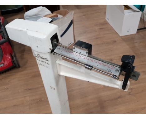 LARGE SET OF VINTAGE WEIGHING SCALES