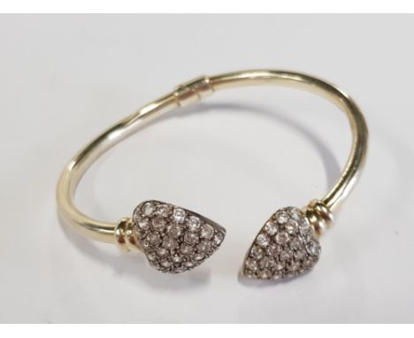 SILVER CUBIC ZIRCONIA HEART TORQUE BANGLE 15G GROSS
