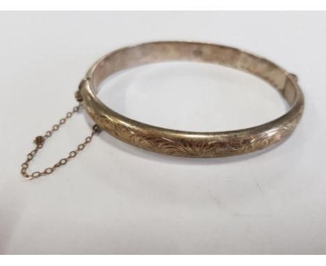 SILVER BANGLE WITH SAFETY CHAIN 11.8G