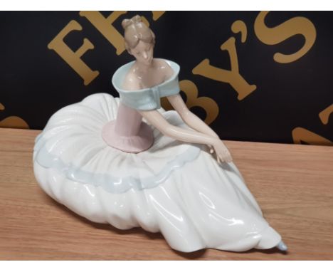 LARGE NAO BY LLADRO BALLERINA FIGURINE, 1266 HOPE