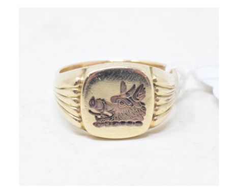 A 9ct gold signet ring, approx. ring size X, approx. 12.3 gVery slightly misshapen. General wear and tear but generally ok. 