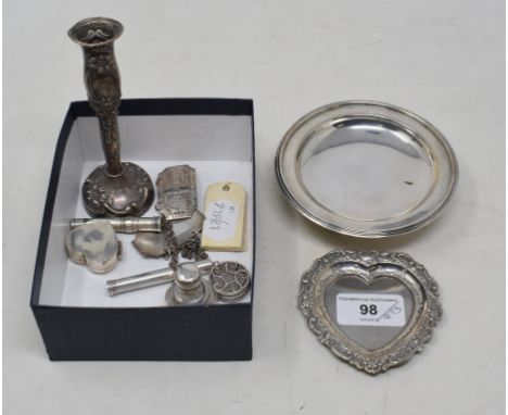 A silver heart shaped dish, Birmingham 1977, two silver decanter labels, and other items, approx. 5.8 ozt (weighable silver) 