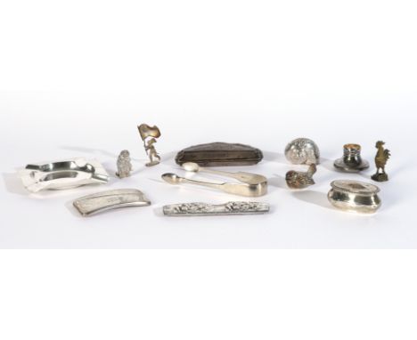 A SILVER MOUNTED PURSE AND 11 FURTHER ITEMS (12)Comprising; a silver curved card case, with engraved decoration, an engine-tu