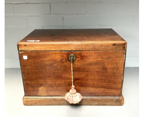 A MID-18TH CENTURY MAHOGANY RECTANGULAR TRUNK46cm wide; 30cm deep; 31cm high