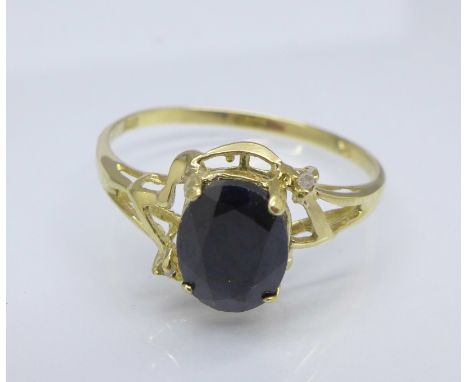 A 9ct gold and sapphire ring, 1.2g, O