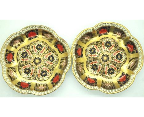 Pair of Royal Crown Derby 1128 pattern dishes, D: 11.5 cm. No cracks, chips or visible restoration. P&amp;P Group 1 (£14+VAT 