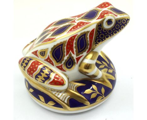 Royal Crown Derby Imari frog with gold stopper, H: 80 mm. No cracks, chips or visible restoration. P&amp;P Group 1 (£14+VAT f