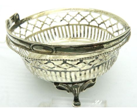 Henry Matthews hallmarked silver swing handle basket, 41g, Chester assay, date stamp indistinct. P&amp;P Group 1 (£14+VAT for