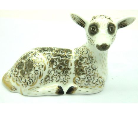 Royal Crown Derby lamb with gold stopper, L: 10 cm. No cracks, chips or visible restoration. P&amp;P Group 1 (£14+VAT for the