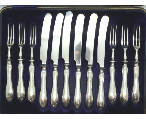 Charles William Fletcher pickle fork and butter knives set for six, each with hallmarked silver grips, boxed. P&amp;P Group 2