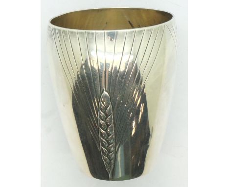 Silver Art Deco beaker, H: 17.5 cm, 91g. Hallmarks rubbed. P&amp;P Group 1 (£14+VAT for the first lot and £1+VAT for subseque