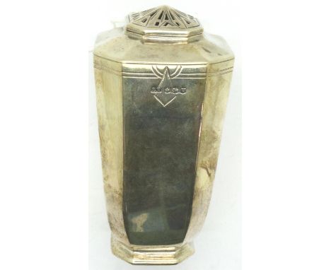 Hallmarked silver Art Deco sifter, Sheffield Assay 1938, H: 11.5 cm, 178g. P&amp;P Group 1 (£14+VAT for the first lot and £1+