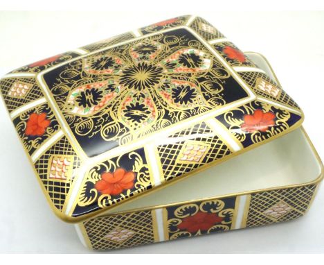 Royal Crown Derby covered trinket box, 11.5 x 4 x 10 cm. No cracks, chips or visible restoration. P&amp;P Group 1 (£14+VAT fo