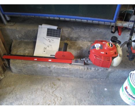 Shindaiwa HT 230 hedge trimmer with manual. (B.P. 24% incl. VAT)