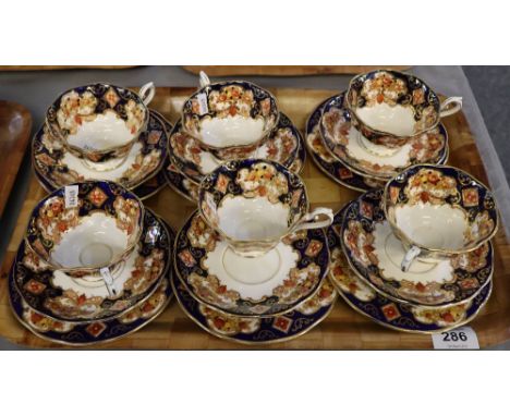 18 piece Royal Albert Heirloom part tea service. (B.P. 24% incl. VAT)