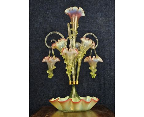 A Pink and Vaseline glass epergne in very good condition without damage. H.61cm 