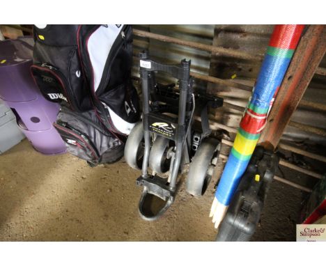 A manual golf trolley