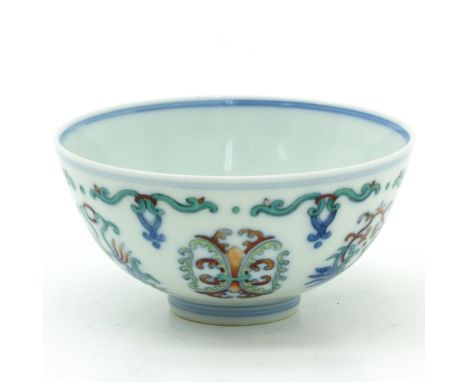 Ducai decor, marked with double ring and 6 characters, 10 cm. in diameter.