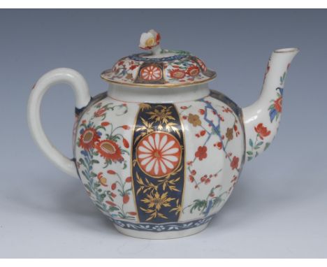 A Worcester Japan pattern fluted globular teapot and cover, decorated in the Imari palette with alternating bands of mons and