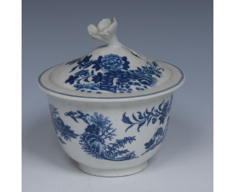 A Worcester Fence pattern sucrier and cover, flower knop, transfer printed in underglaze blue with fence, chrysanthemums and 