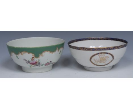 A Worcester Marchioness of Huntley type bowl, painted with flower tendrils under a gilt scroll and green border, 16cm diam,  