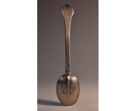 A 17th century silver Trefid pattern spoon, the terminal and rat tail bowl chased with scrolling acanthus, pricked to verso I