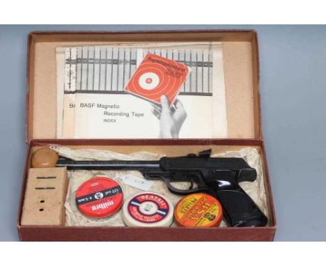 A BOXED WALTHER LUFTPISTOLE .177 AIR PISTOL with 9 3/8" barrel, front sight, adjustable rear sight, two piece plastic grip, w