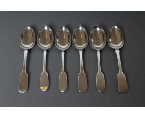 A SET OF THREE VICTORIAN SCOTTISH SILVER DESSERT SPOONS, maker Mackay, Cunningham &amp; Co., Edinburgh 1878, in Fiddle patter