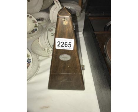 A French 'Paquet' metronome