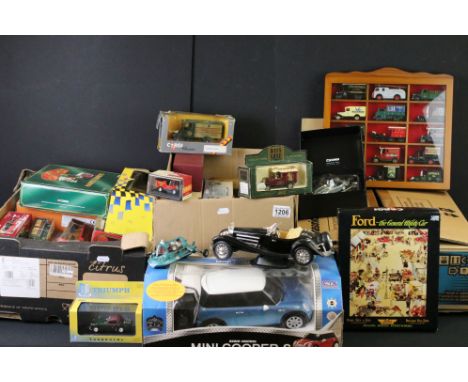 40 Boxed diecast models to include Corgi, Vanguards, Lledo, Maisto, Oxford Diecast and Matchbox, featuring 2 x Vanguards 1:43