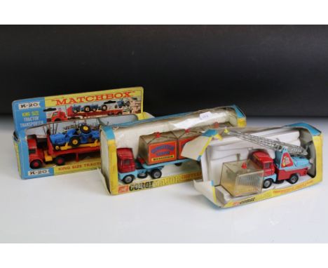 Two Boxed Corgi Major Chipperfields Circus diecast models to include 1139 Chipperfields Menagerie Scammel Handyman MK.3 Tract