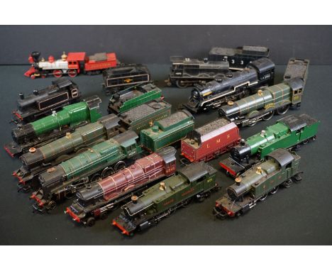 12 OO gauge locomotives to include Bachmann Jupiter, 2 x Lima King George V etc 