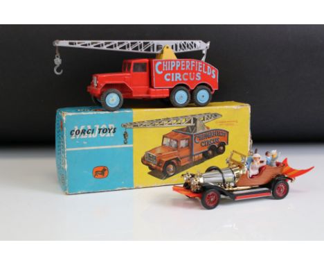 Boxed Corgi Major 1121 Chipperfield's Circus Crane Truck diecast model (paint chips, box showing edge wear) plus a Corgi Chit