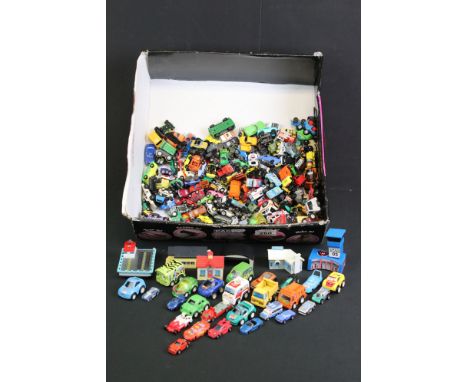 Large collection of small-scale plastic models to include Galoob Micro Machines, Maisto, Mattel and Disney/Pixar examples, fe