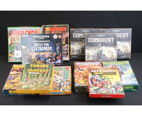 Fantasy / Strategy / Card Gaming - Around 12 boxed Warhammer games to include Judge Dredd Citi Block, Forces of Fantasy, Bloc