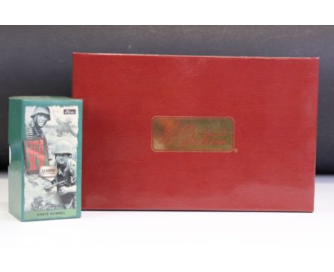 Boxed Britains World War II British 25PD Field Piece With Crew metal figure set, no. 17587, plus a boxed Britains World War I