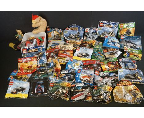 Group of mixed toys to include 3 x vintage tin plate clockwork animals featuring Schuco dog, all show age &amp; wear, plus a 