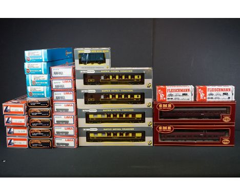 29 Boxed OO gauge items of rolling stock to include 5 x Wrenn, 11 x Lima, 6 x Airfix, 5 x Palitoy Mainline and 2 x Fleischman