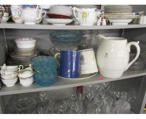 A mixed lot to include glassware, Aynsley tea service and other items 