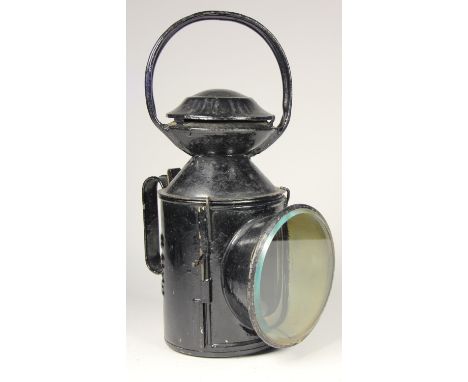 A BR-E 3 aspect hand lamp, complete with burner 