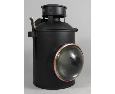 A large B.R./W.R signal lamp 