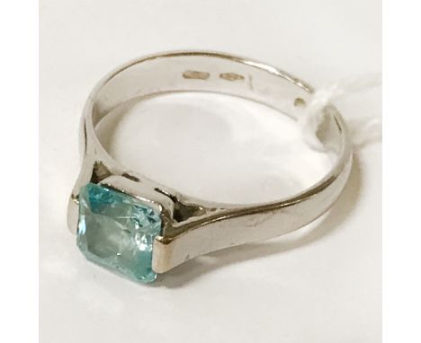 18CT WHITE GOLD &amp; SEMI PRECIOUS STONE - RING SIZE K