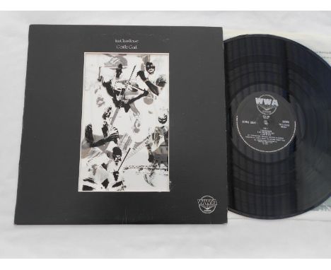 Gentle Giant ? In a Glass House UK LP very early press WW2 1V-1 and 2Y-4 NM The vinyl is in near mint condition with a nice g