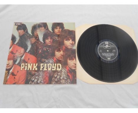 Pink Floyd - Piper at the Gate of Dawn UK LP Record SXC 6157 N/mint The vinyl is in near mint condition with no marks or scra