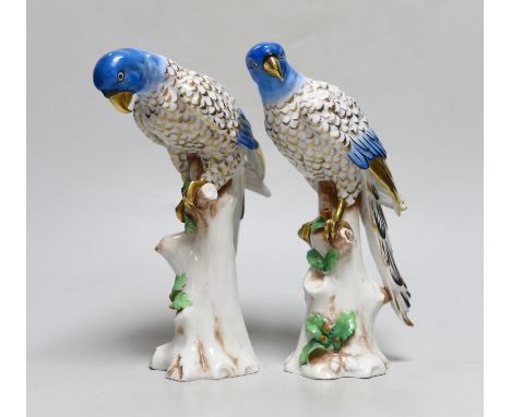 A pair of Samson porcelain figures of parakeets, 20cm