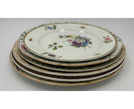 A group of early 19th century Spode creamware and pearlware decorated plates, c. 1820. Largest: 25 cm wide. (6)